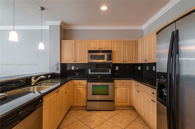 Building Photo - 6331 Landings Ter