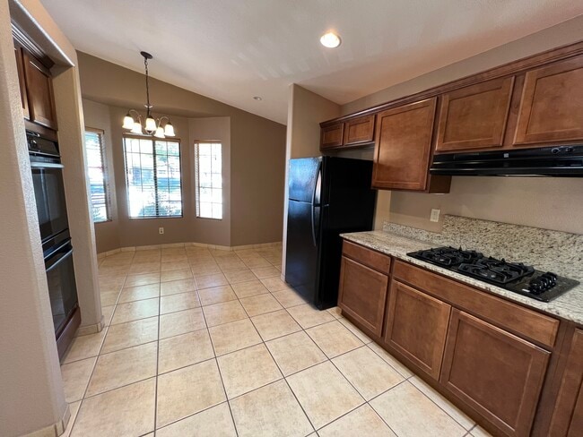 Cocina - 635 S Vía Entrada