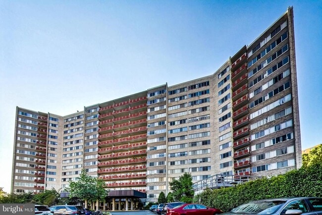 Building Photo - 5340 Holmes Run Pkwy