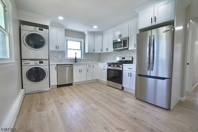 Building Photo - 467 Hobson Ave