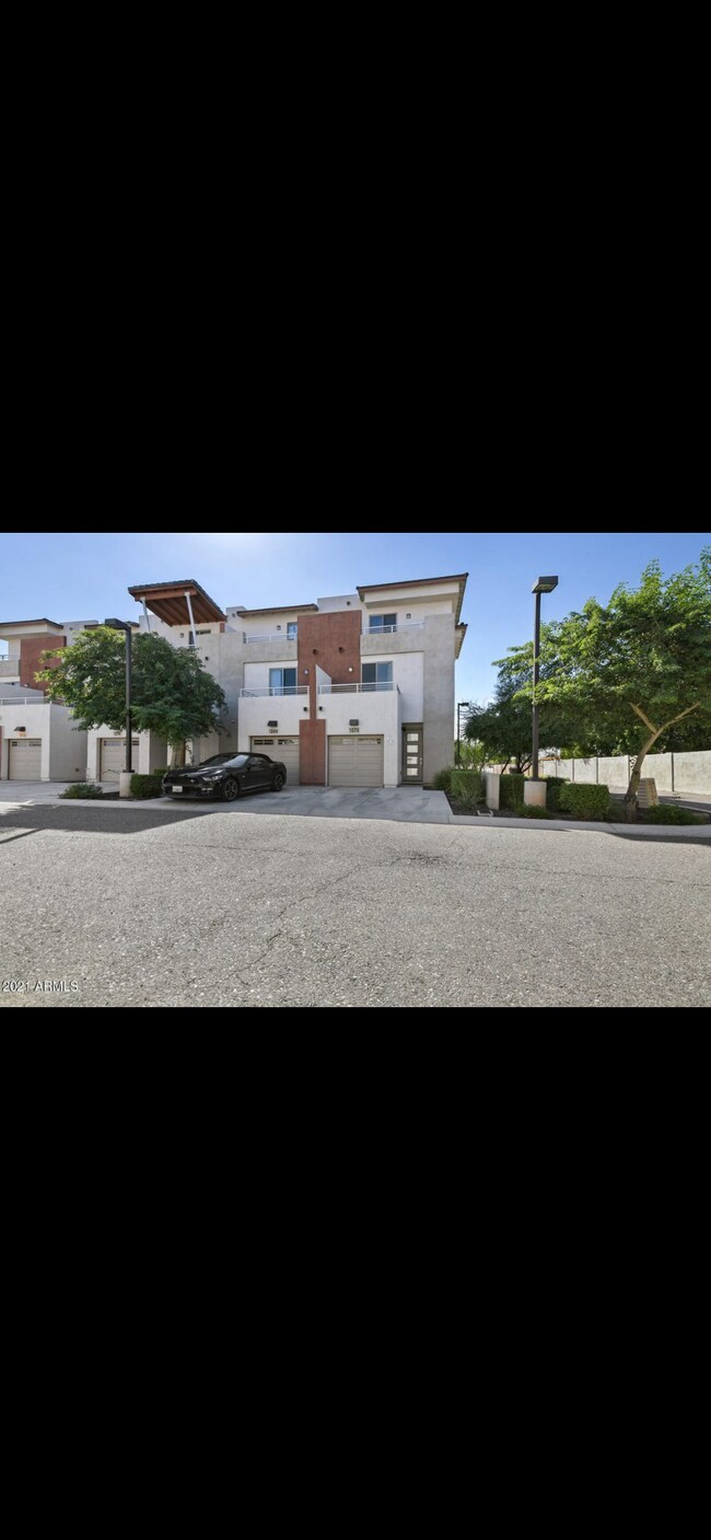 Building Photo - 1270 E Curry Rd