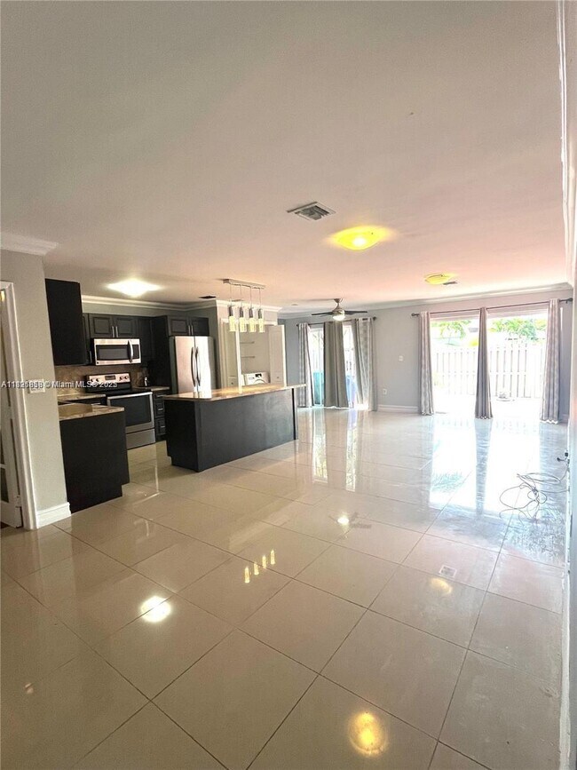 Foto del edificio - 7327 Pepper Pike Dr