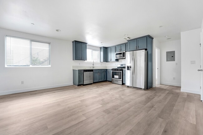 Building Photo - 2439 Malabar St