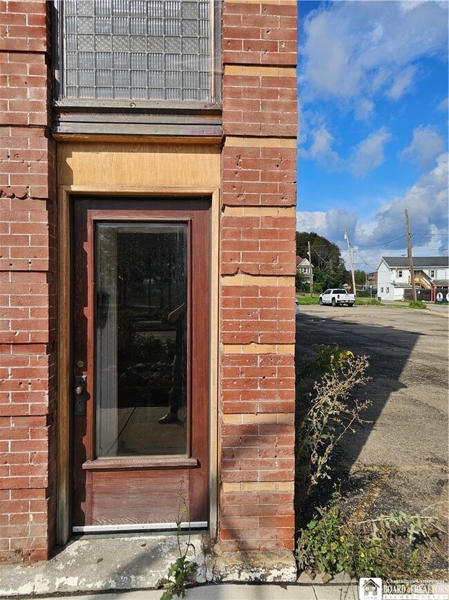 Building Photo - 321 N Union St