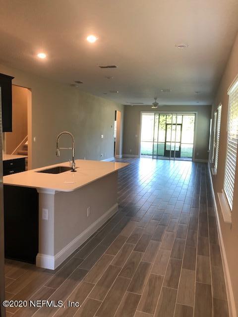 Foto del edificio - 308 Sweet Oak Wy