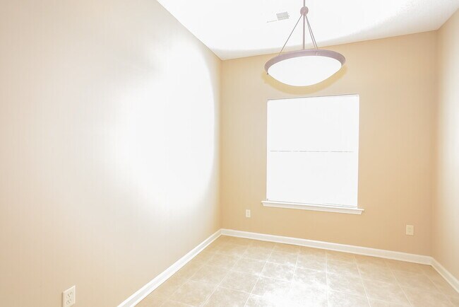 Foto del edificio - 1482 Lawson Dr