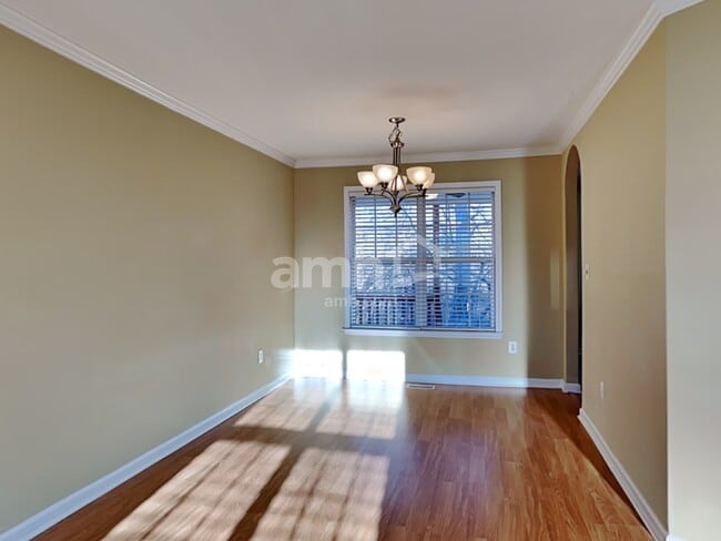 Building Photo - 1067 S Willhaven Dr