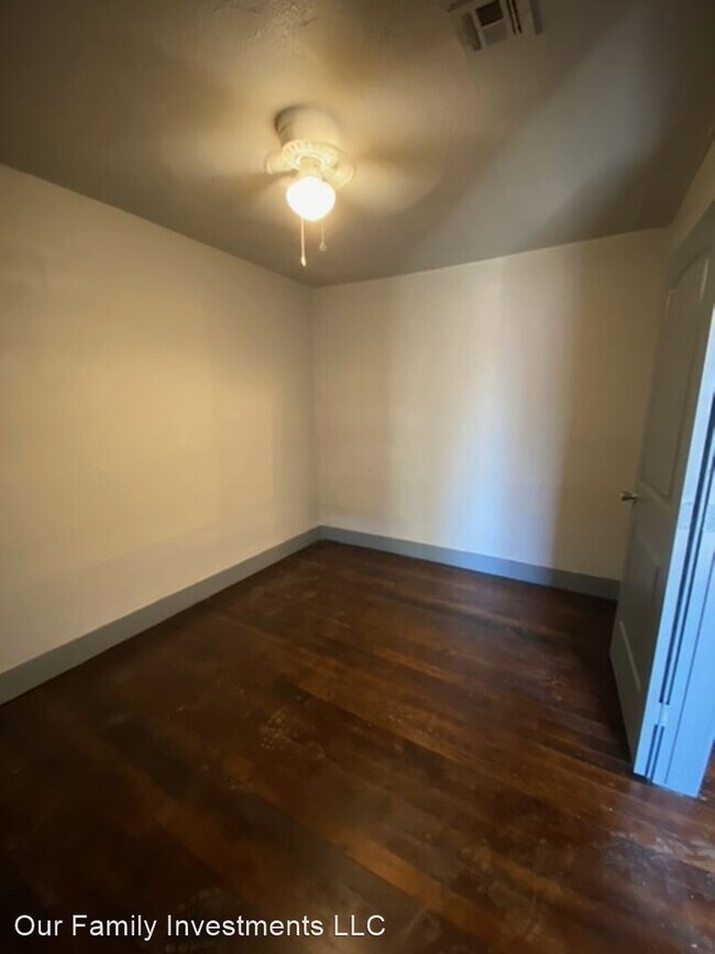 Building Photo - 3 br, 2 bath House - 3943 West 8Th St