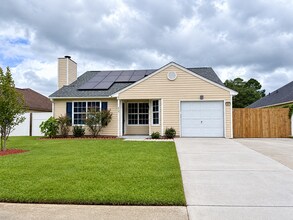 Building Photo - 212 Finn Cir
