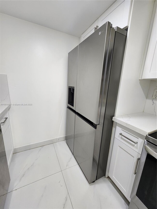 Building Photo - 7101 Miami Lakes Dr
