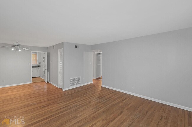 Foto del edificio - 1010 Scott Blvd