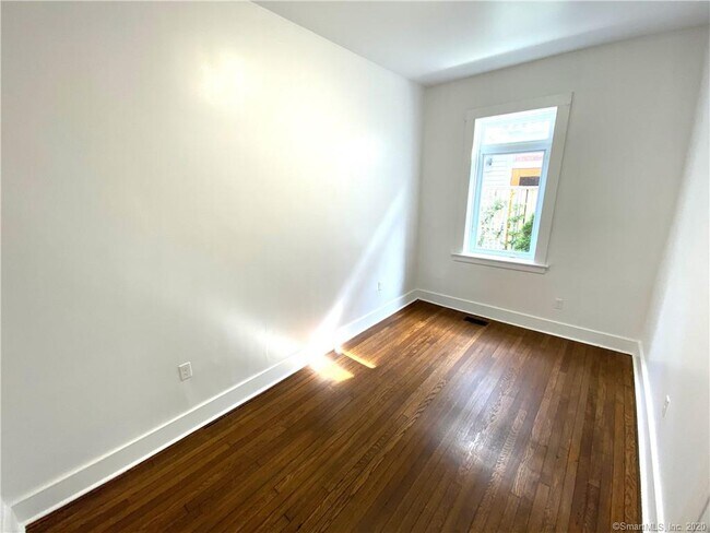 Foto del edificio - 831 Whalley Ave