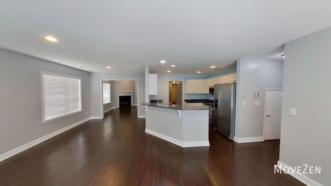 Building Photo - 138 S Palm Dr
