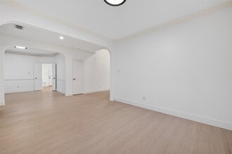 Building Photo - 22115 Oakcreek Hollow Ln