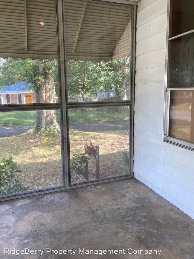 Foto del edificio - 2 br, 1 bath House - 200 3rd - Shannon St
