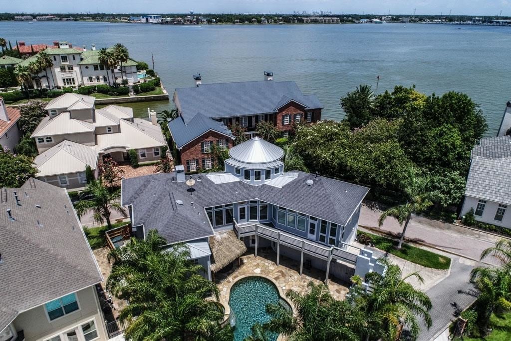 22 Mariners Ln, Kemah, TX 77565 House Rental in Kemah, TX