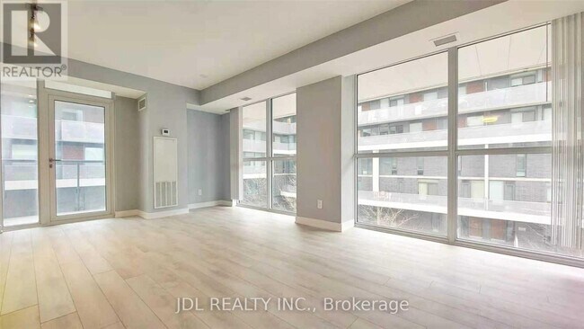 Photo du bâtiment - 160 Flemington Rd