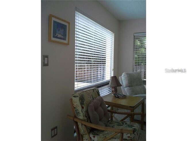 Foto del edificio - 145 10th Ave N