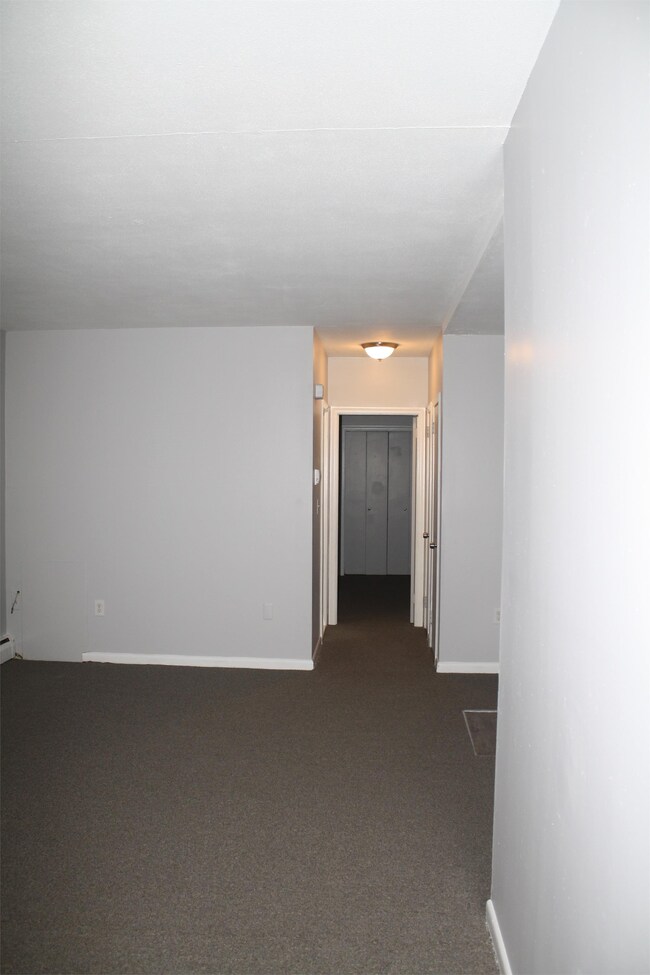 Building Photo - 15 Carpenter St