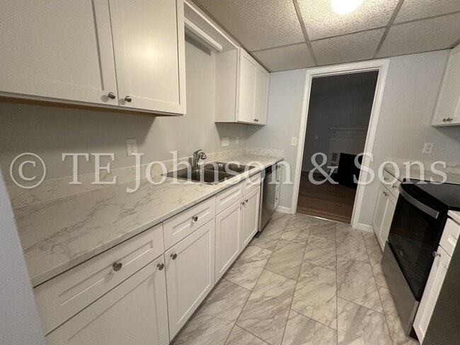 Building Photo - Luxurious 3-Bedroom Townhome in Sherwood W...