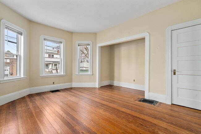 Building Photo - 99 Beech St