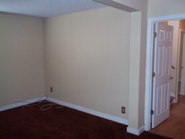 Foto del edificio - 5 Bedroom House for Rent