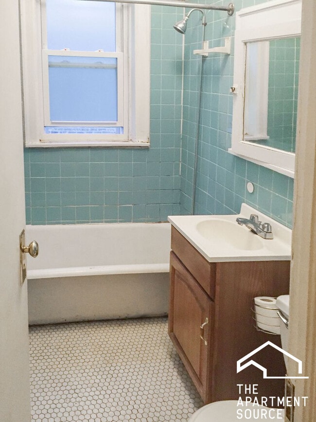 Foto del edificio - 2010 W Foster Ave