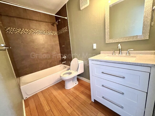 Foto del edificio - 2306 Glenarm Pl