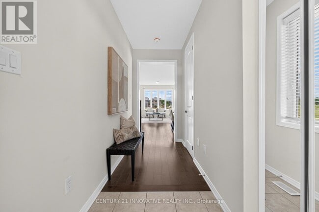 Building Photo - 4 Midhurst Heights