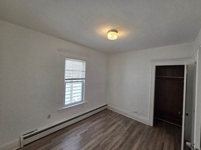 Foto del edificio - 293 Burgess Pl