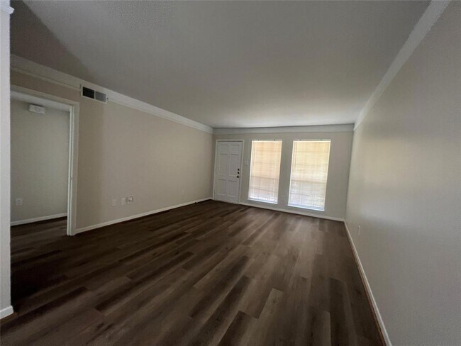 Foto del edificio - 500 Willow Dr
