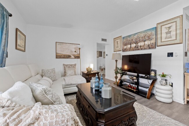 Foto del edificio - 228 Sunset Dr