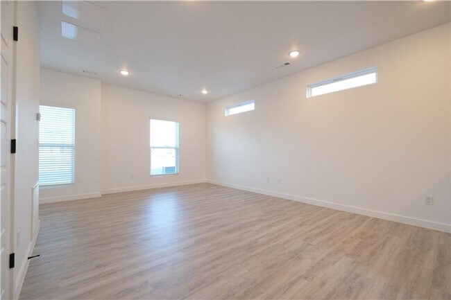 Building Photo - Featherston Village - Modern Living - LEASING SPECIAL!