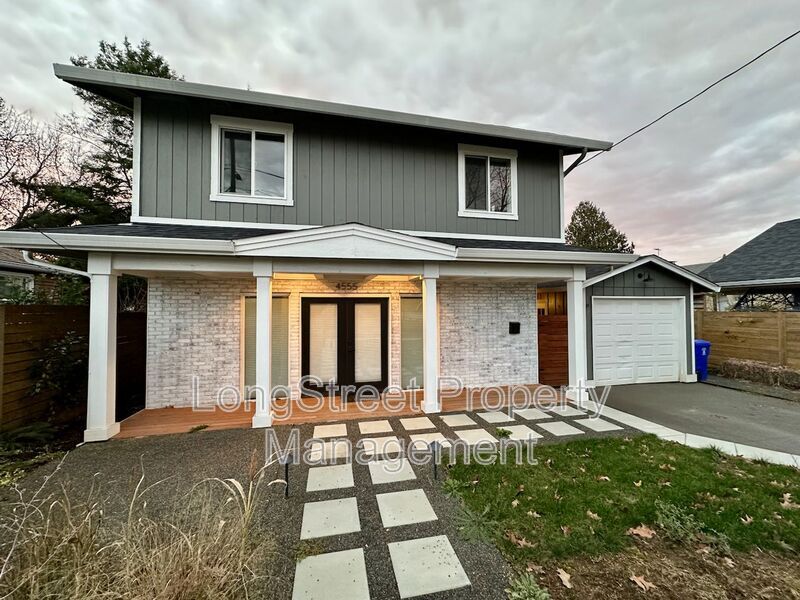 Foto principal - 4555 NE 83rd Ave