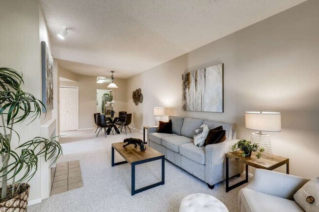 Foto del edificio - Cozy 2BED/2BATH Condo AVAILABLE October 1!