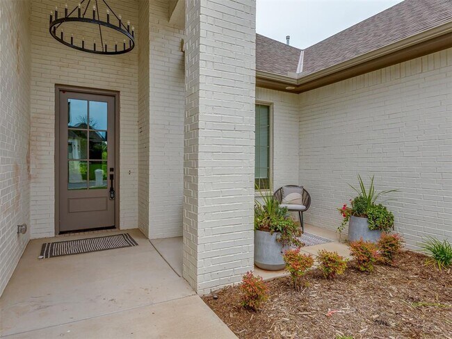 Foto del edificio - 1433 Sadie Creek Rd