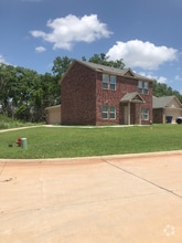 Building Photo - 2406 Posse Trl