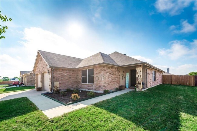 Building Photo - 222 Stable Dr