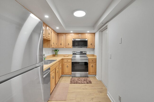 Foto del edificio - 7835 Lakeside Blvd