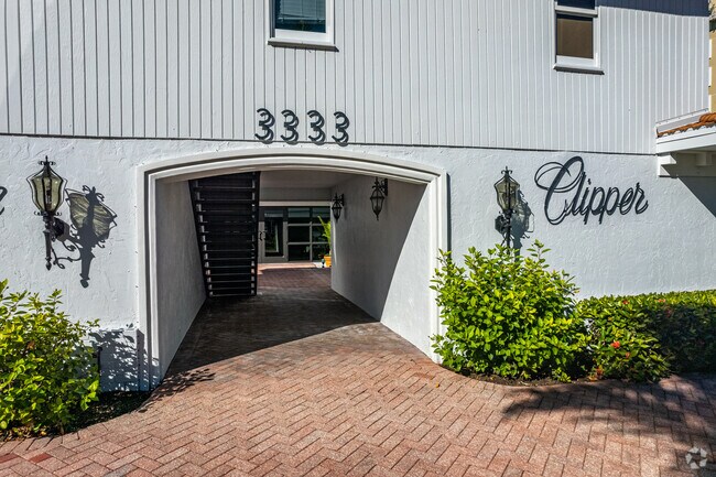 Entrance - Southern Clipper