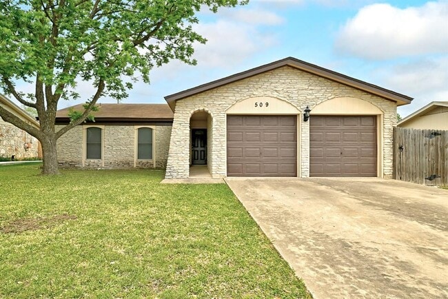 Building Photo - 509 Greenway Dr