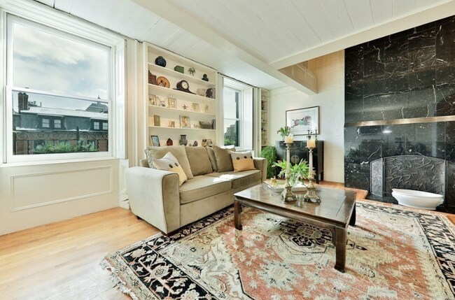 Foto del edificio - 124 Beacon St