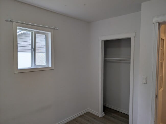 Building Photo - 9763 Sidney St