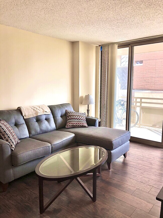 Living room - 4801 Fairmont Ave
