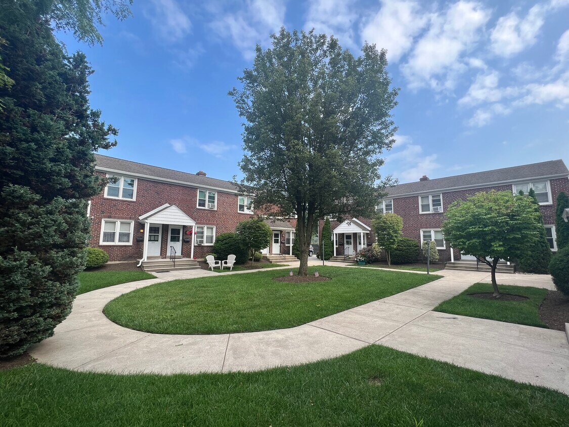 3524 Rhoads Ave Unit A, Newtown Square, PA 19073 Apartments in