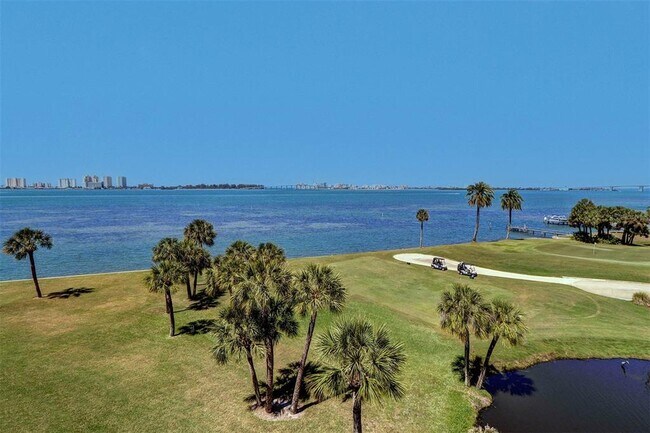 Foto del edificio - 50 Coe Rd