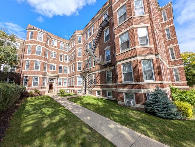 Building Photo - 331 Harvard St