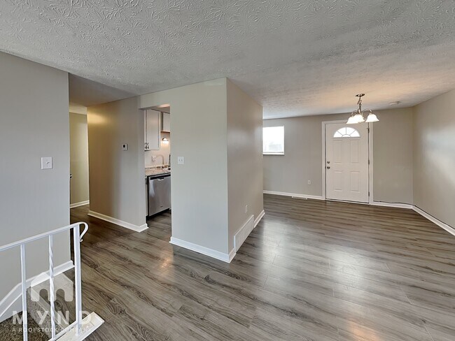 Foto del edificio - 849 Upwoods Dr