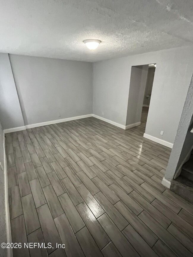 Building Photo - 4413 Moncrief Rd W