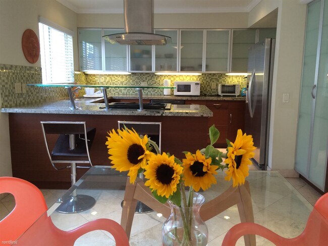 Building Photo - 4 br, 4 bath Condo - 923 17th Street 6